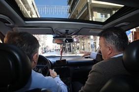 Με ταξί στο κέντρο της πόλης ο Θανάσης Μαμάκος - Κατέγραψε τα προβληματικά  σημεία (φωτο)