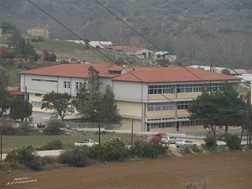Πρωτιές και επιτυχίες στο Λύκειο Γόννων - Ανάμεσά τους και μια μητέρα και γιαγιά!