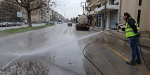 Δήμος Λαρισαίων: Εργασίες πλύσης οδοστρώματος σε κέντρο Λάρισας και Φαλάνη