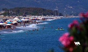 H παραλία του Αγιοκάμπου στον Δήμο Αγιάς 