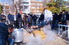 Aναβίωσαν τα έθιμα της Ανατολικής Ρωμυλίας στην πλατεία Φιλιππούπολης 