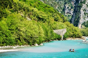 Αγωνία για δυο παιδιά στον Άραχθο της Άρτας -ανασύρθηκαν χωρίς αισθήσεις