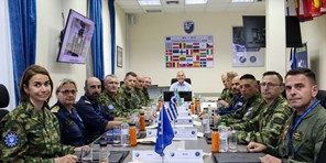 Λάρισα: Στο Στρατηγείο Επιχειρήσεων της ευρωπαϊκής επιχείρησης "Ασπίδες" ο ΥΦΕΘΑ Δαβάκης 