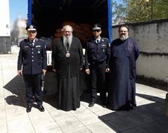 Λάρισα: Οι αστυνομικοί συγκέντρωσαν τρόφιμα για την ενίσχυση συσσιτίων της Εκκλησίας