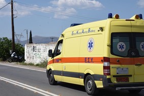 Πτώση άνδρα από δεύτερο όροφο πολυκατοικίας - Mεταφέρθηκε στο ΓΝΛ
