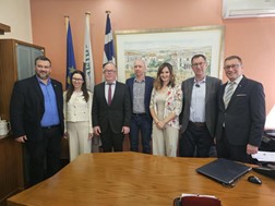 Σερβική αποστολή από το Κρούσεβατς στο Επιμελητήριο Λάρισας 