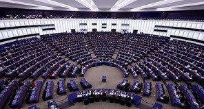 Στην Ολομέλεια του Ευρωπαϊκού Κοινοβουλίου η υπόθεση των Τεμπών 
