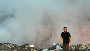 Φωτιά σε χωματερή έξω από τον Τύρναβο (φωτο)
