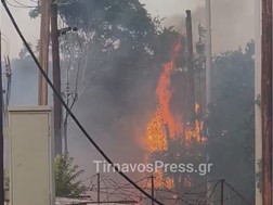 Φωτιά σε αποθήκη έξω απο τη Λάρισα 