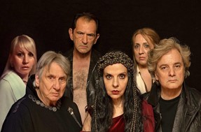 Η "Μήδεια" του Ευριπίδη στην πλατεία Βράχων, στα Φάρσαλα