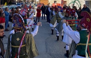 Το χριστουγεννιάτικο ποντιακό έθιμο "Οι Μωμόγεροι" στην Ελασσόνα