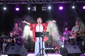 Στη Νίκαια η Γιώτα Νέγκα σε μια συναυλία- κατάθεση ψυχής  