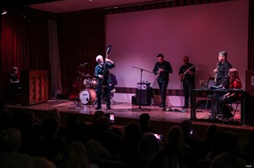 "Ξαφνικά χωρίς πατρίδα" - Μουσική παράσταση στο Χατζηγιάννειο