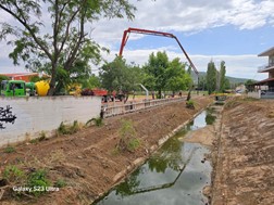 Αποκαθιστά περιβάλλοντες χώρους σχολείων ο Δήμος Φαρσάλων