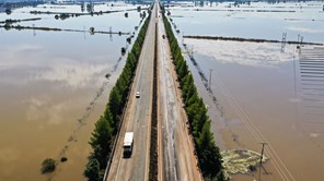 Επεκτείνεται έως 12 μήνες η προστασία από κατασχέσεις στους πληγέντες από θεομηνίες