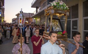 Το πρόγραμμα Ακολουθιών της Μ. Παρασκευής και Μ. Σαββάτου στο  Ι.Ν. Αγίας Παρασκευής Φαρσάλων