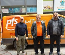 Προσφορά προϊόντων στο Κοινωνικό Παντοπωλείο Λάρισας 