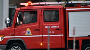 Aυτοκίνητο άρπαξε φωτιά στη Νέα Σμύρνη 