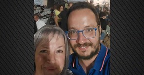 Συγκινεί η μητέρα του Βασίλη Καλογήρου - "Τέτοιες μέρες του ’85 σε κράτησα στην αγκαλιά μου"
