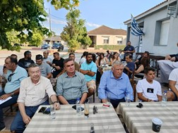 Τσέτσιλας: "Στηρίζουμε διαρκώς τους πληγέντες παραγωγούς"
