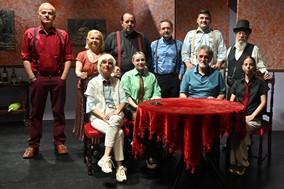 Λάρισα: Φινάλε της θεατρικής παράστασης «Οι Παίχτες» του Νικολάι Γκόγκολ