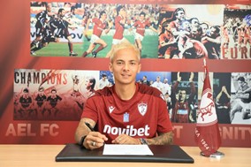 ΑΕΛ Νovibet: Στους "βυσσινί" και επίσημα ο Βινιάτο