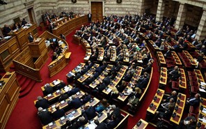 Το κείμενο της πρότασης δυσπιστίας που κατατέθηκε στη Βουλή από το ΠΑΣΟΚ-ΚΙΝΑΛ