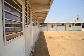 Εγκαταστάθηκαν προκατασκευασμένες αίθουσες στο Δημοτικό Σχολείο της Φαλάνης