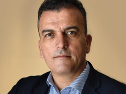 Ο Θανάσης Μαμάκος ανακοινώνει την υποψηφιότητά του για τον Δήμο Λαρισαίων