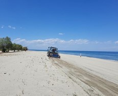 Δ.Τεμπών: Εργασίες καθαρισμού και διαμόρφωσης στις παραλίες του Δήμου 