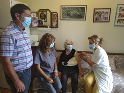 Ξεκίνησαν οι εμβολιασμοί κατ’ οίκον στην περιοχή του δήμου Τεμπών