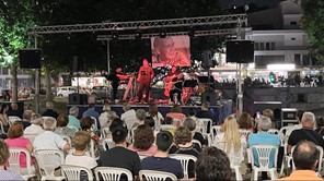 Πλήθος κόσμου στην έναρξη των εκδηλώσεων του Πολιτιστικού Αυγούστου στα Φάρσαλα