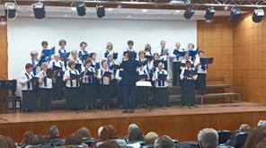 Εντυπωσίασε στη Χριστουγεννιάτικη συναυλία της η Χορωδία των ΚΑΠΗ του Δήμου Φαρσάλων