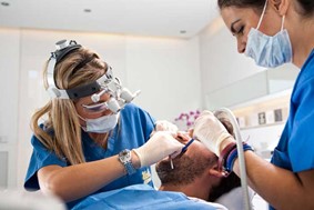 Ξεσηκώνονται και οι οδοντίατροι της Λάρισας για το ασφαλιστικό