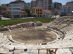 Θα κατεδαφιστούν τα ακίνητα απέναντι από το Αρχαίο Θέατρο