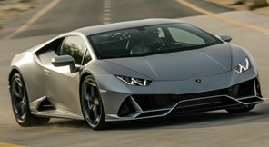 Λάρισα: "Διαλύθηκε" Lamborghini στη Λ.Καραμανλή μετά από τρελή πορεία  