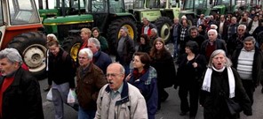 Λαρισαίοι αγρότες διαμαρτυρήθηκαν κατά της «φοροληστείας»