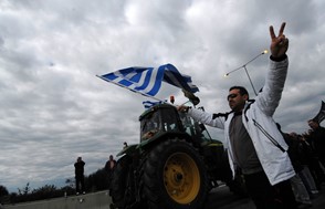 Αποκλεισμούς σε Eφορίες της Θεσσαλίας ετοιμάζουν οι αγρότες