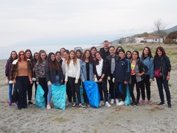 Καθάρισαν τις ακτές τους Δήμου Αγιάς στο πλαίσιο του Let’s Do It Greece