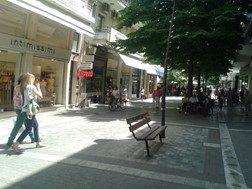 Ανοιχτά ήταν μέχρι τις 6 καταστήματα στη Λάρισα