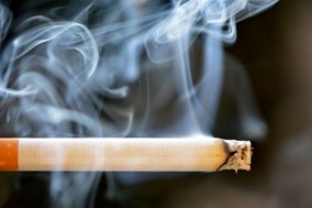 Κάπνισμα: Πρόστιμο σε αντιδήμαρχο από τον δήμαρχο Τρικάλων