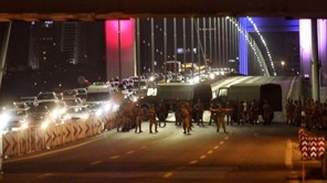 Κέρδισε τον έλεγχο ο Ερντογάν - τουλάχιστον 64 νεκροί στους δρόμους