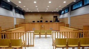 Nέα αναβολή στη δίκη για τον εμπρησμό στα κρατητήρια της Λάρισας 
