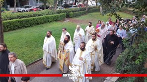 Πλήθος πιστών στα εγκαίνια του ναού του Αγίου Αντωνίου (Εικόνες)