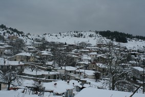 Νέα επιδείνωση του καιρού - Χιόνια τη Δευτέρα σε ημιορεινές περιοχές της Θεσσαλίας 