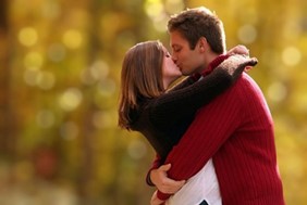 Η προέλευση του φιλιού: Γιατί ξεκίνησαν να φιλιούνται οι άνθρωποι;