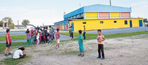  Σε εξέλιξη σχέδιο στη Λάρισα για ένταξη των προσφυγόπουλων στα σχολεία 