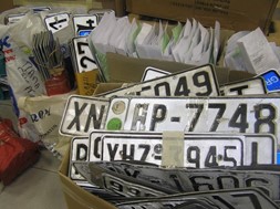 Πάνω από 4.800 πινακίδες αυτοκινήτων κατατέθηκαν στις εφορίες της Λάρισας