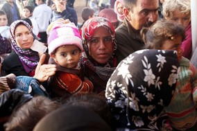 Διακόσιοι πρόσφυγες διανυκτέρευσαν στον ΣΕΑ Μακρυχωρίου