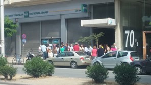Την Παρασκευή ενδέχεται να ανοίξουν πάλι οι τράπεζες στη Λάρισα